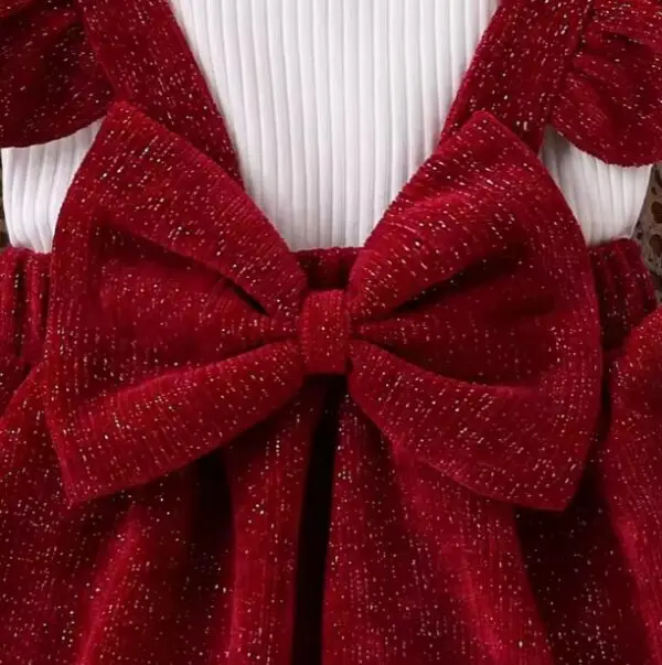 Ensemble pour bébé fille – Costume deux pièces uni, haut avec nœud mignon et jupe à bretelles.