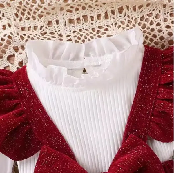 Ensemble pour bébé fille – Costume deux pièces uni, haut avec nœud mignon et jupe à bretelles.
